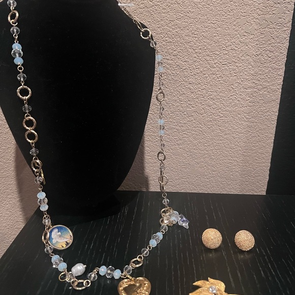 Elegant Gold and Blue Necklace Set - Picture 3 of 5